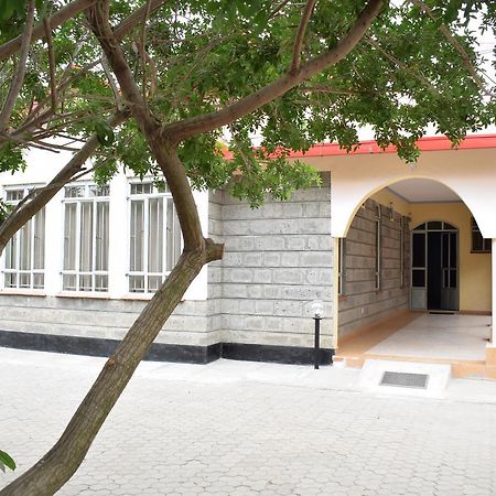 Tommy'S Airport Lounge Otel Syokimau Dış mekan fotoğraf