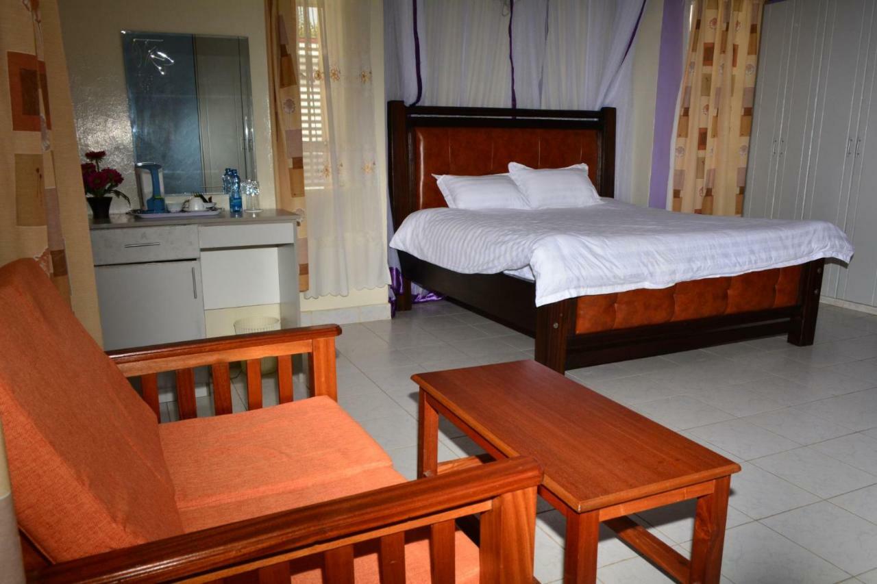 Tommy'S Airport Lounge Otel Syokimau Dış mekan fotoğraf